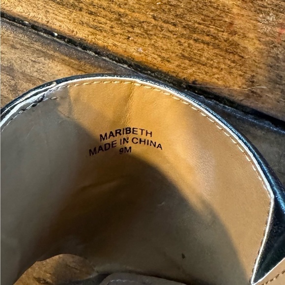 J. Renee Black Leather Upper Slides | Sz 9 M | 2 1/2” Heel | Memory Foam Insole - Picture 5 of 9